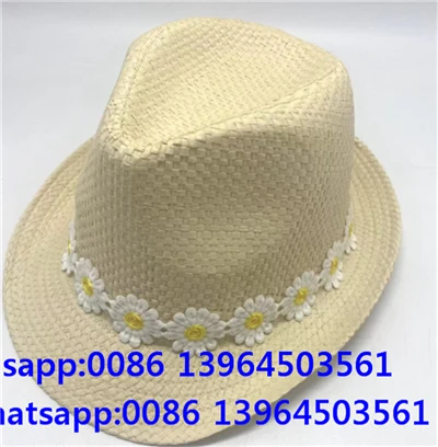 Fedora hat med lille blomst