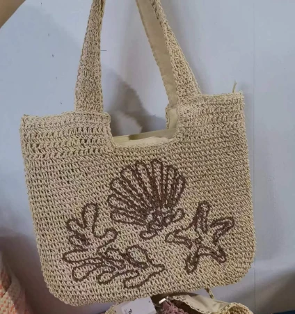 Papir hæklet skuldertaske med broderimønster
